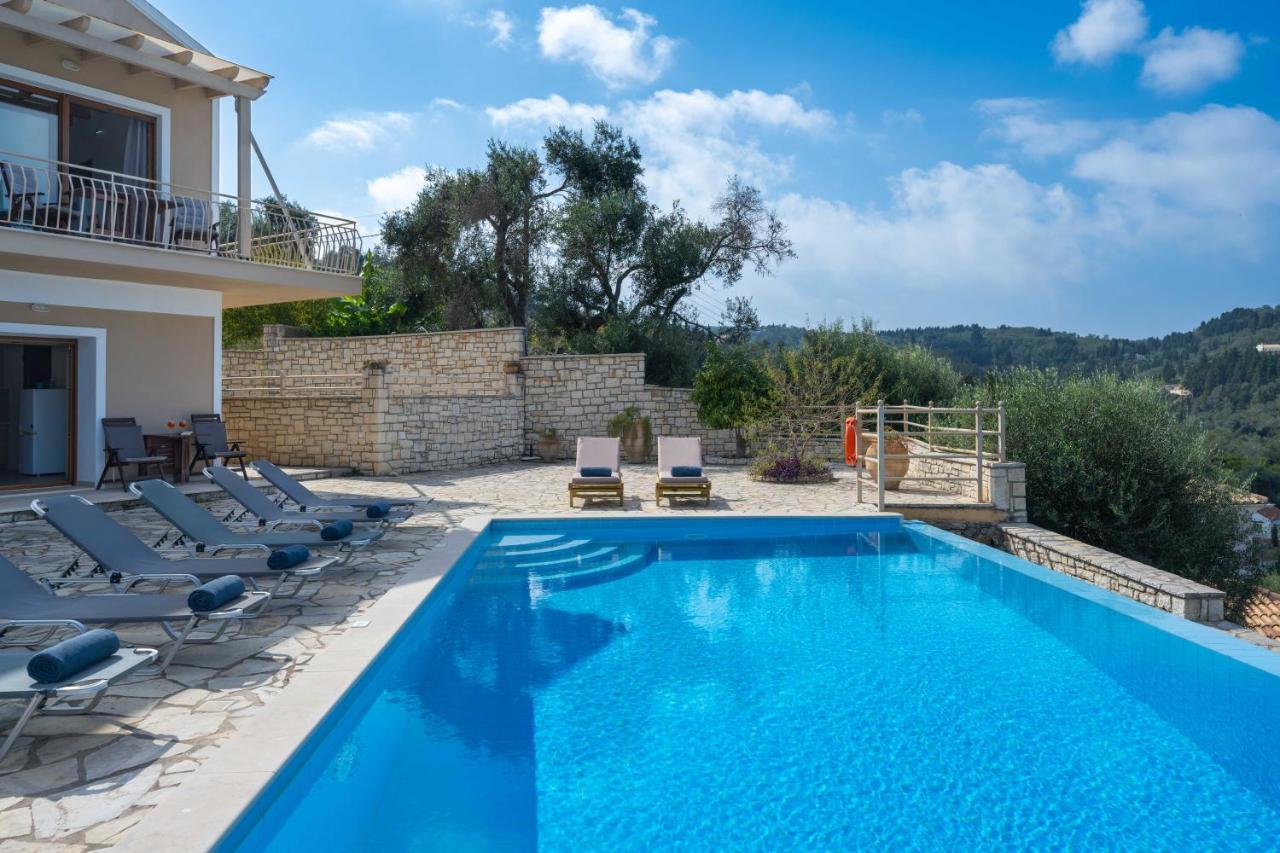 Pangolas Apartments Paxos Longós Екстериор снимка