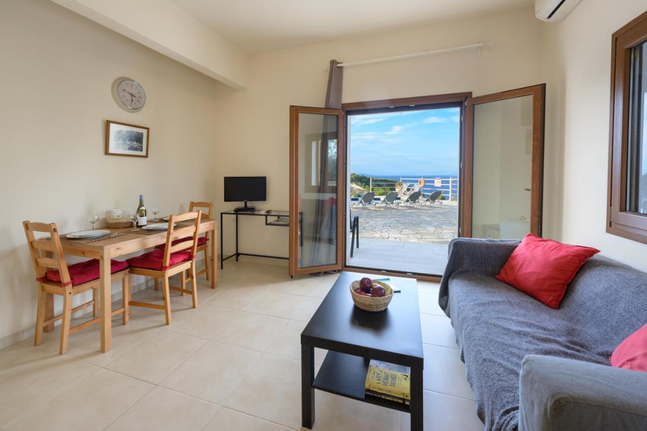Pangolas Apartments Paxos Longós Екстериор снимка