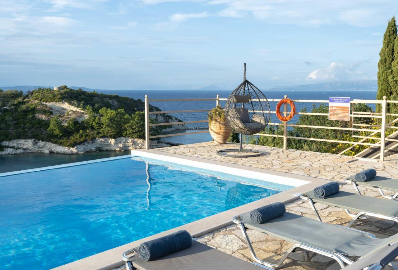 Pangolas Apartments Paxos Longós Екстериор снимка