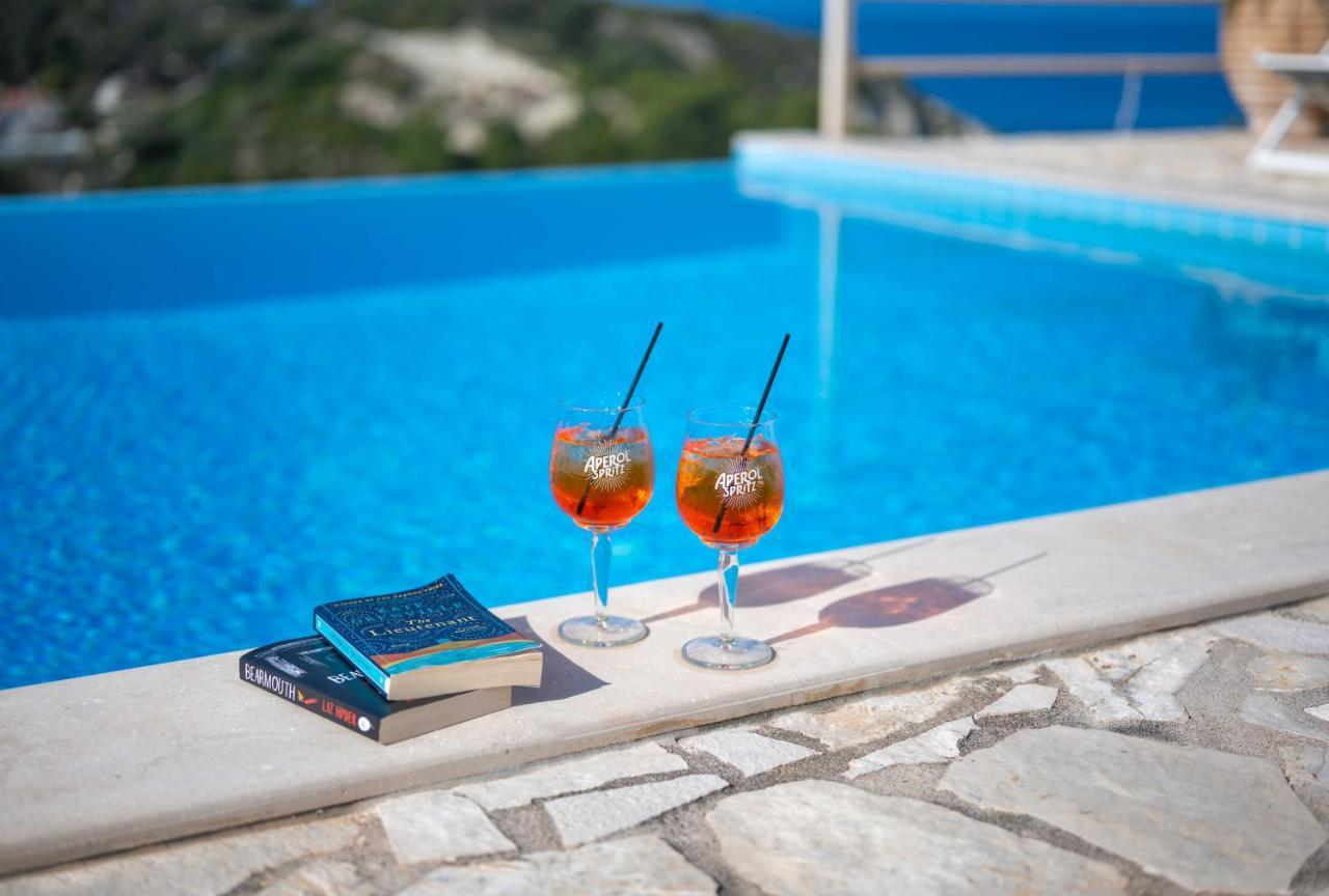 Pangolas Apartments Paxos Longós Екстериор снимка
