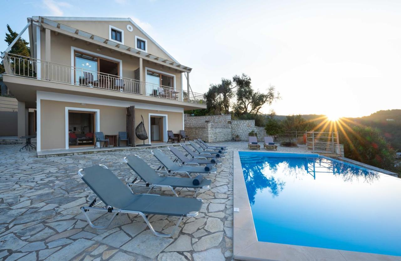 Pangolas Apartments Paxos Longós Екстериор снимка