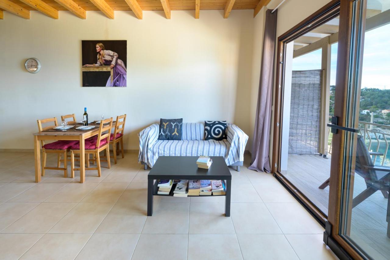 Pangolas Apartments Paxos Longós Екстериор снимка