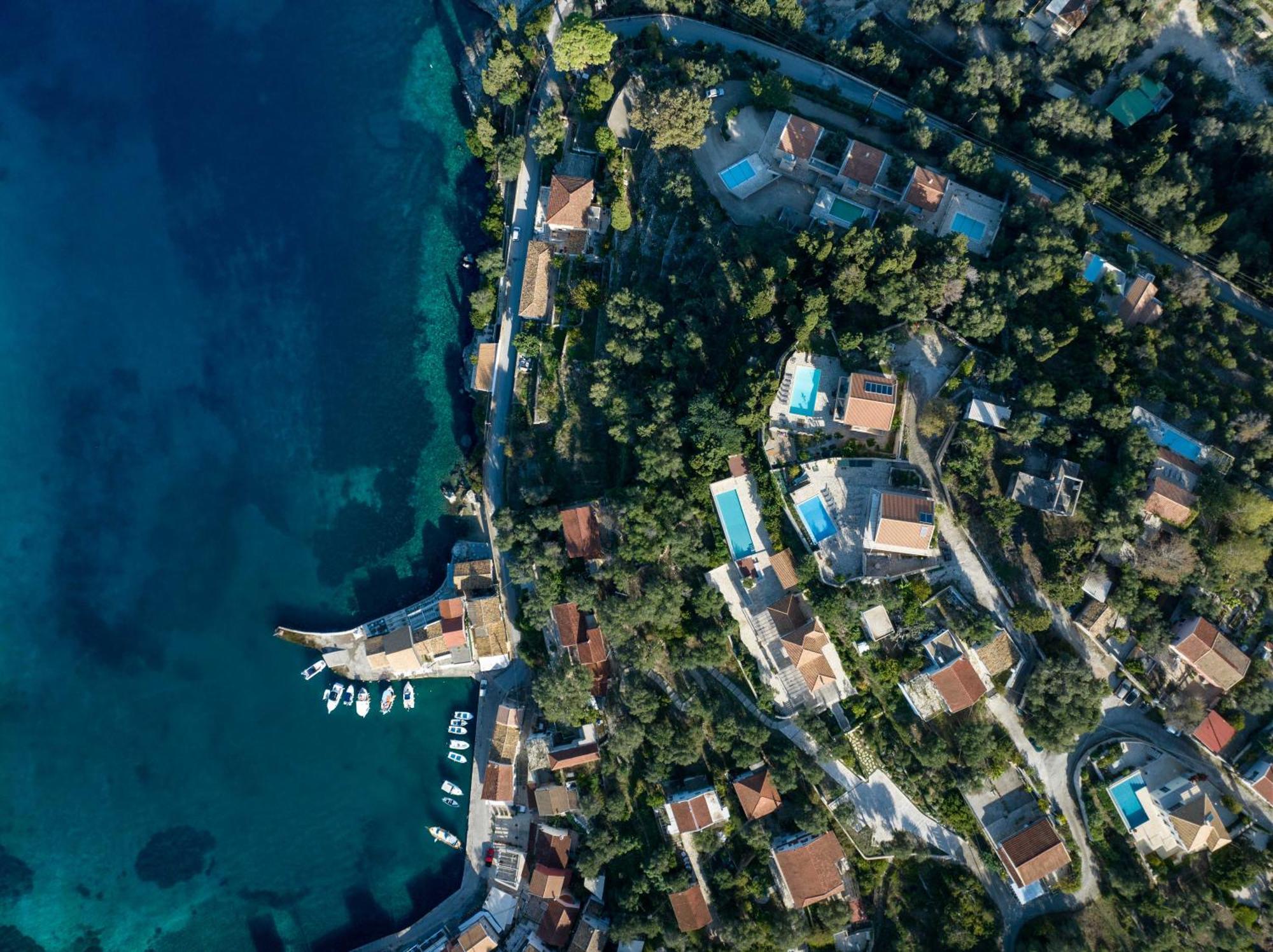 Pangolas Apartments Paxos Longós Екстериор снимка