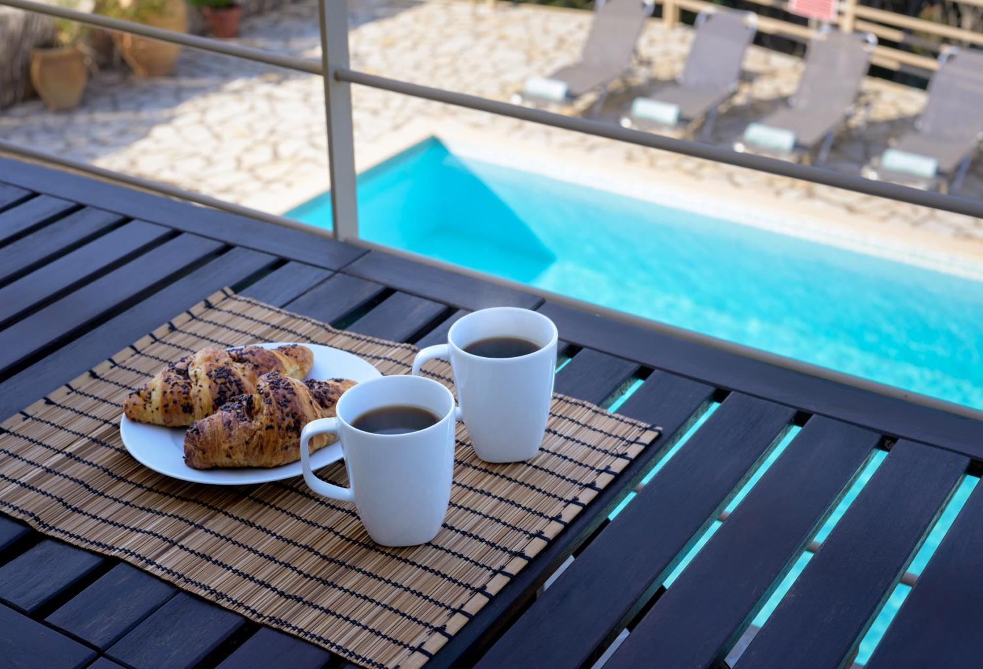 Pangolas Apartments Paxos Longós Екстериор снимка