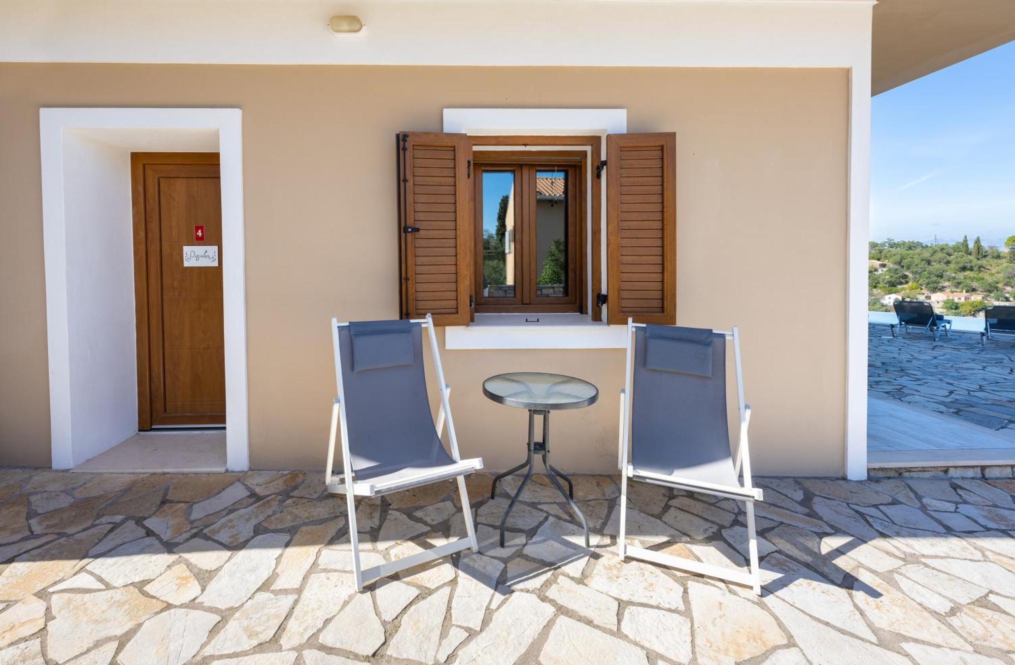 Pangolas Apartments Paxos Longós Екстериор снимка