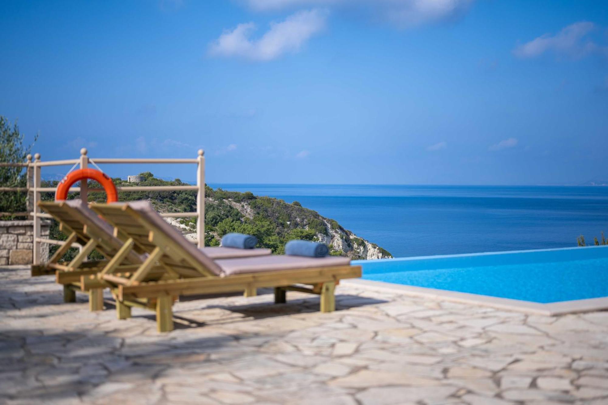 Pangolas Apartments Paxos Longós Екстериор снимка