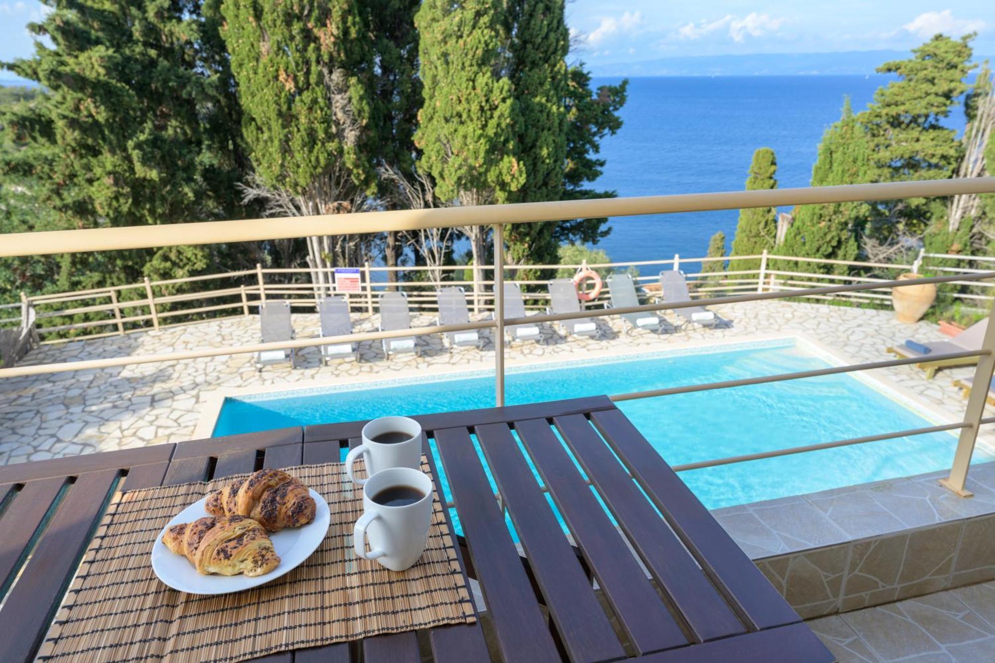 Pangolas Apartments Paxos Longós Екстериор снимка