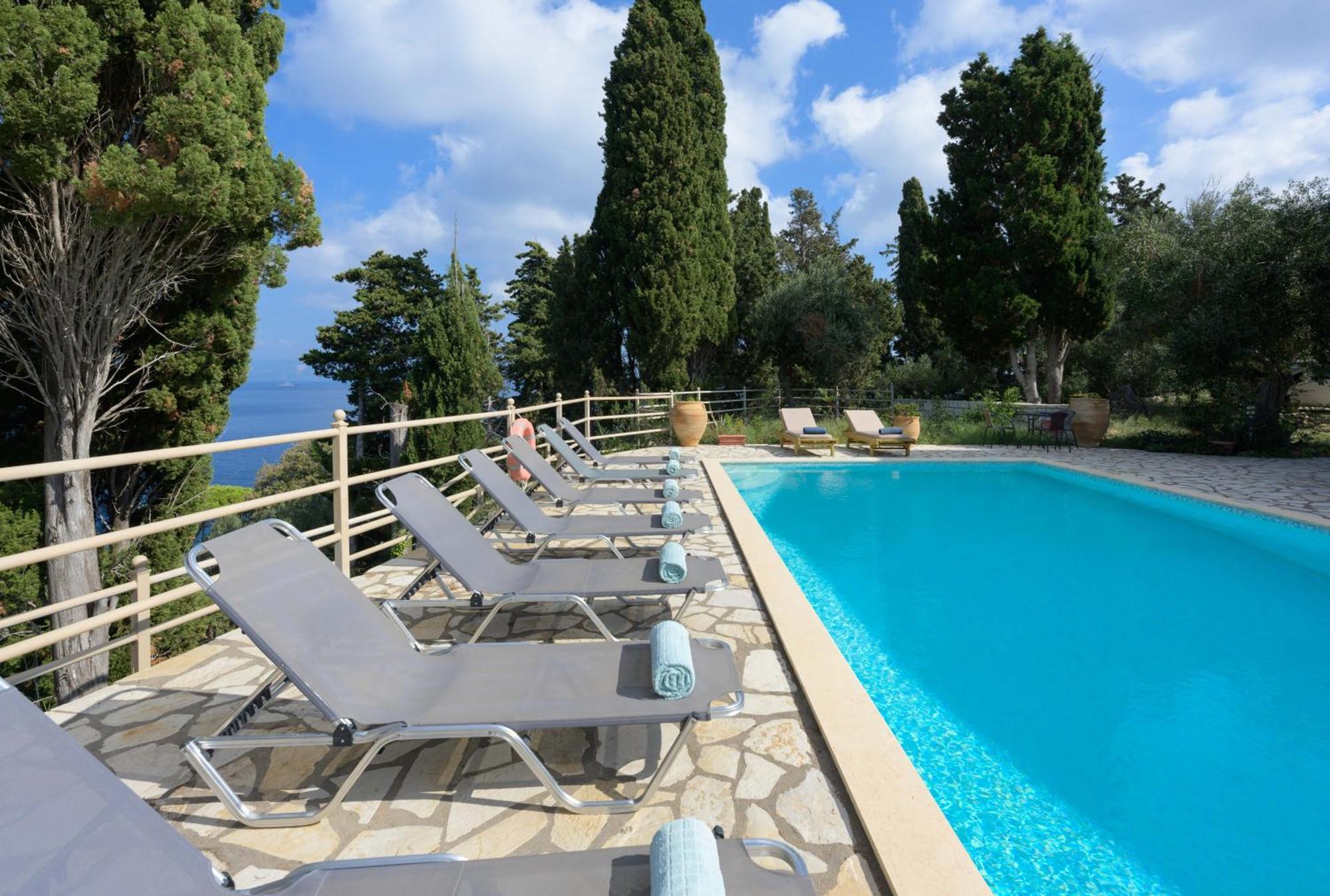 Pangolas Apartments Paxos Longós Екстериор снимка
