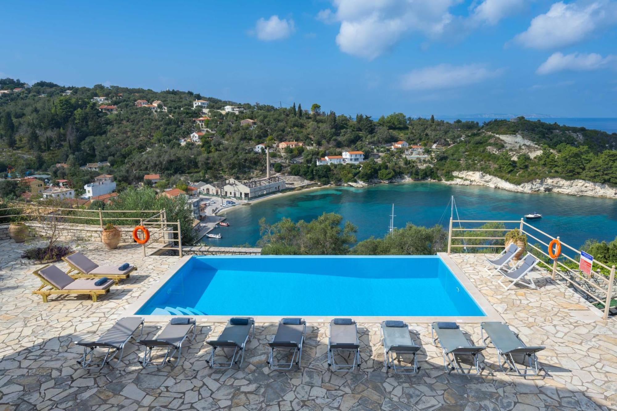 Pangolas Apartments Paxos Longós Екстериор снимка
